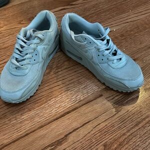 Men’s Nike Air Max 90. Size 8